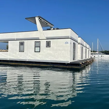 Dream Houseboat With Sea View And Hot Tub Botel