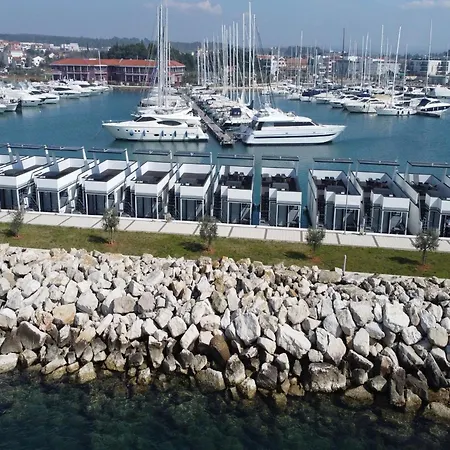 Dream Houseboat With Sea View And Hot Tub 3*